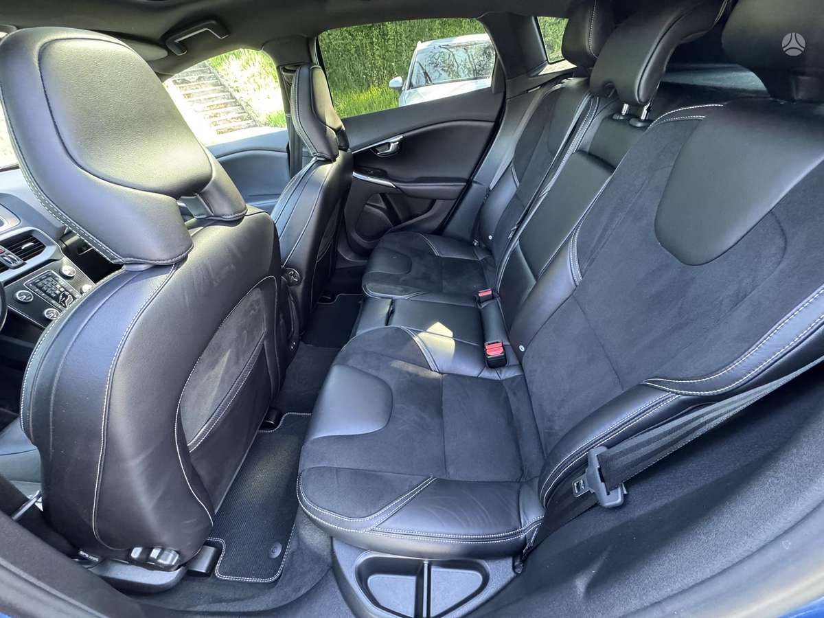 Volvo V40, 2.0 l., hatchback