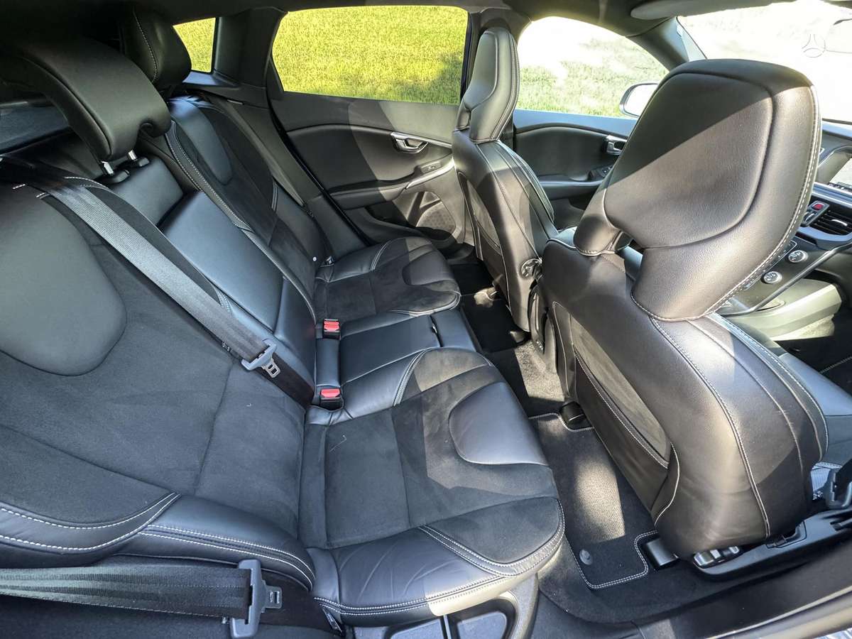 Volvo V40, 2.0 l., Хэтчбек