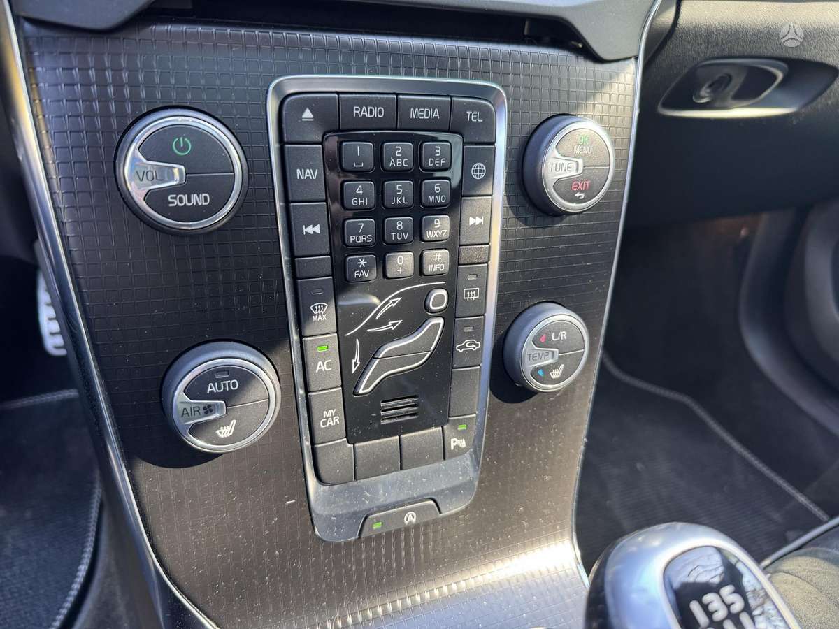 Volvo V40, 2.0 l., Хэтчбек
