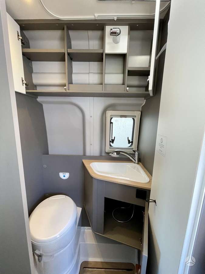 LMC Innovan 590C, туристическиe автомобили