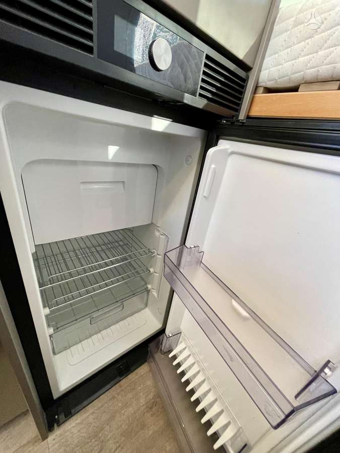 LMC Innovan 590C, туристическиe автомобили