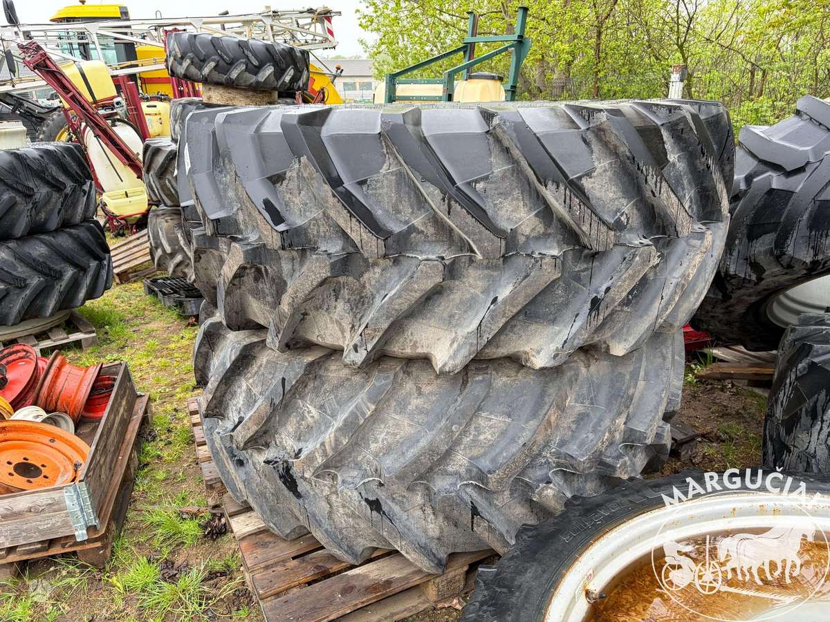 John Deere Ratų komplektas traktoriui