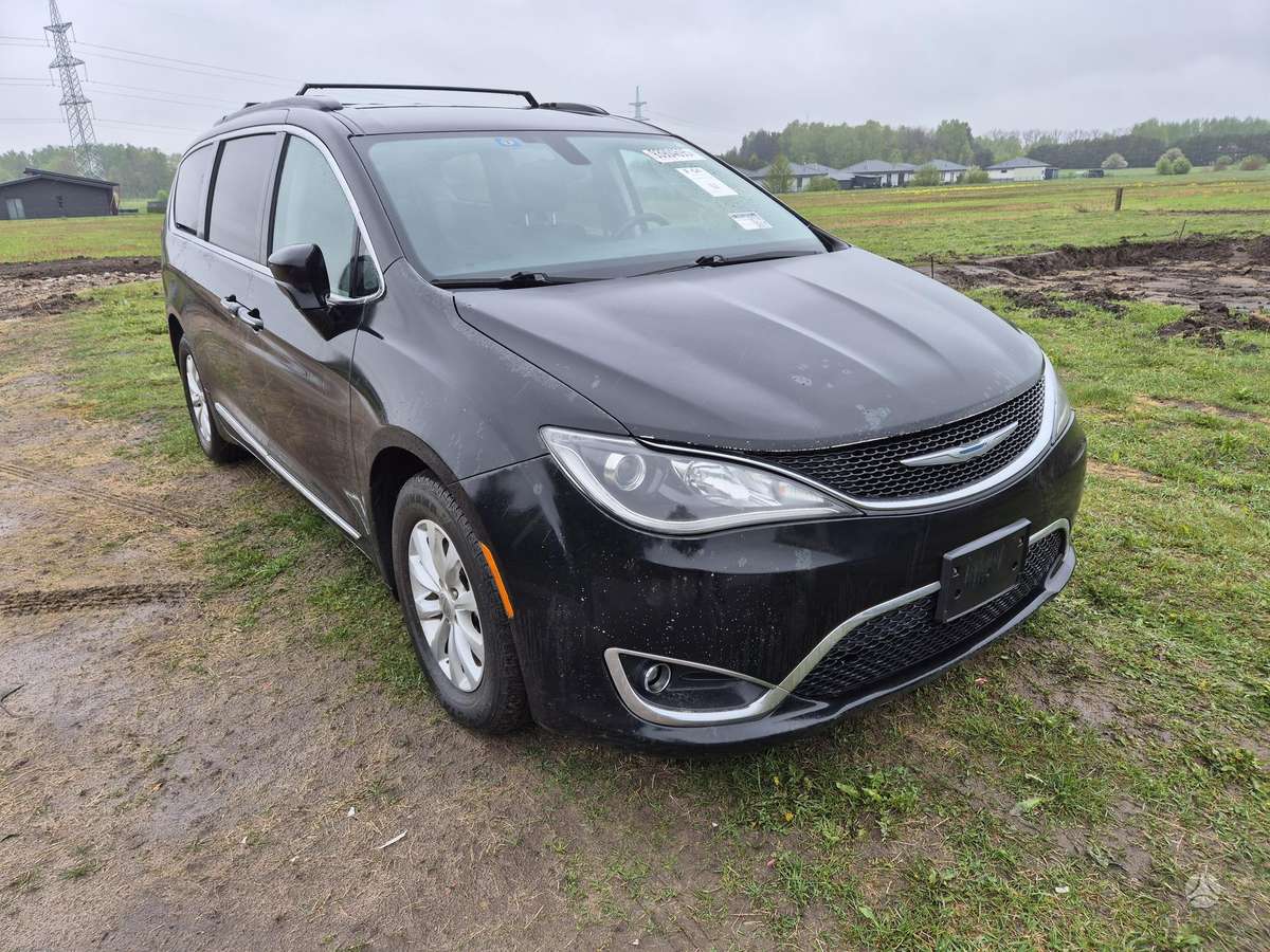 Chrysler Pacifica dalimis