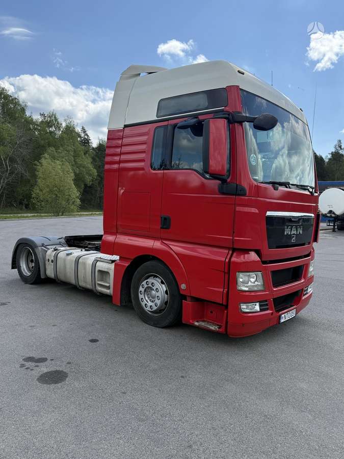 MAN TGX-440 MEGA, 2 miegamosios vietos