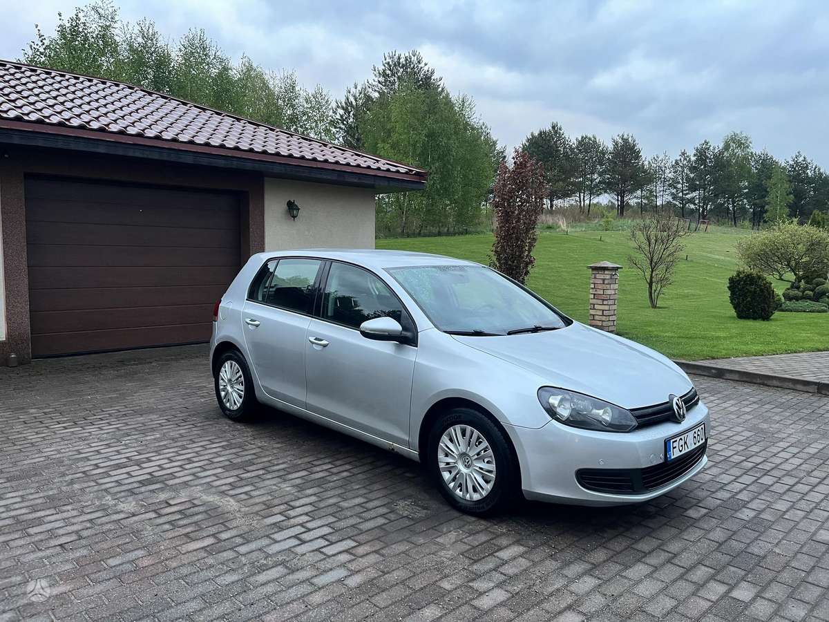 Volkswagen Golf - 10