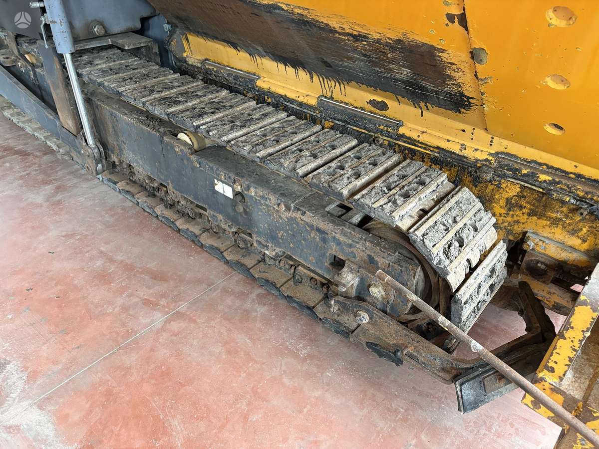 Titan 325 EPM, paving machinery