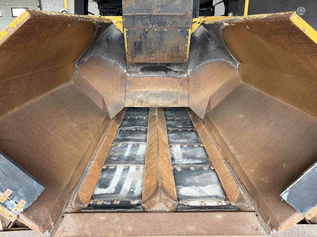 Titan 325 EPM, paving machinery