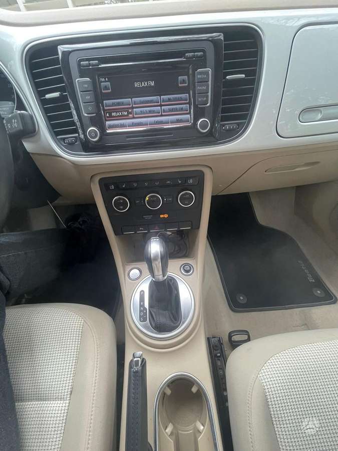Volkswagen Beetle - 7