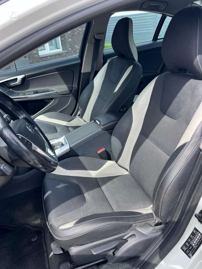 Volvo S60, 2.0 l., Седан
