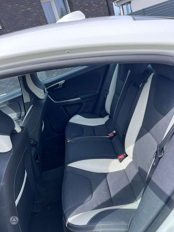 Volvo S60 - 9