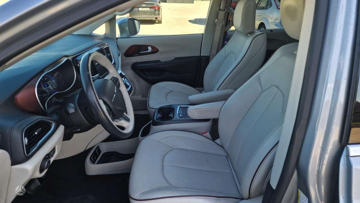 Chrysler Pacifica, 3.6 l., Минивэн