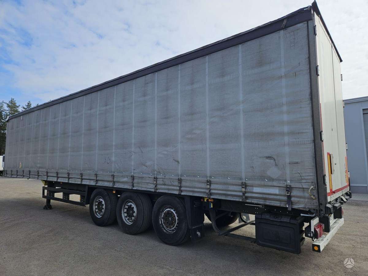 Schmitz SCS 24, užuolaidinės / tentinės
