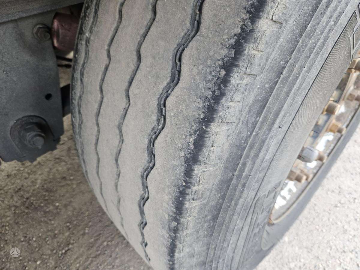 Schmitz SCS 24, užuolaidinės / tentinės