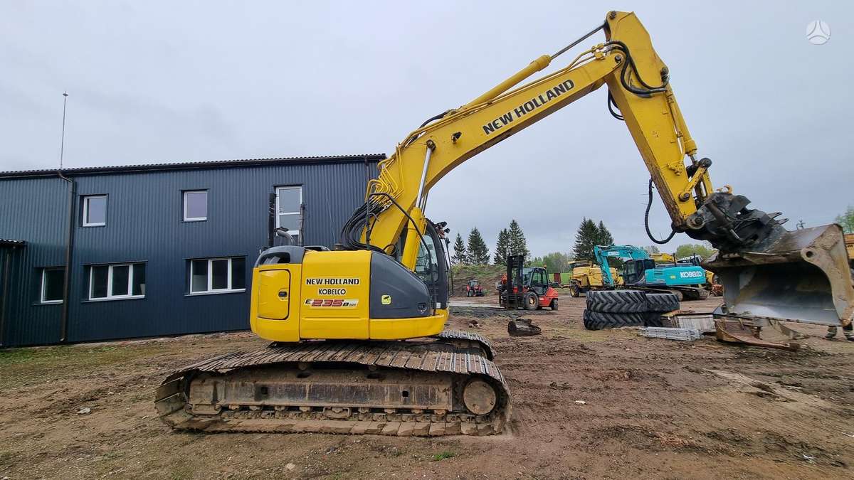 New Holland KOBELCO E235BSR-2, 3D SISTEMA, экскаваторы