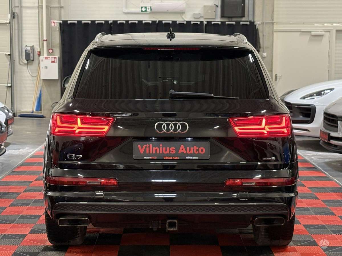 Audi Q7, 2.0 l., off-road / crossover