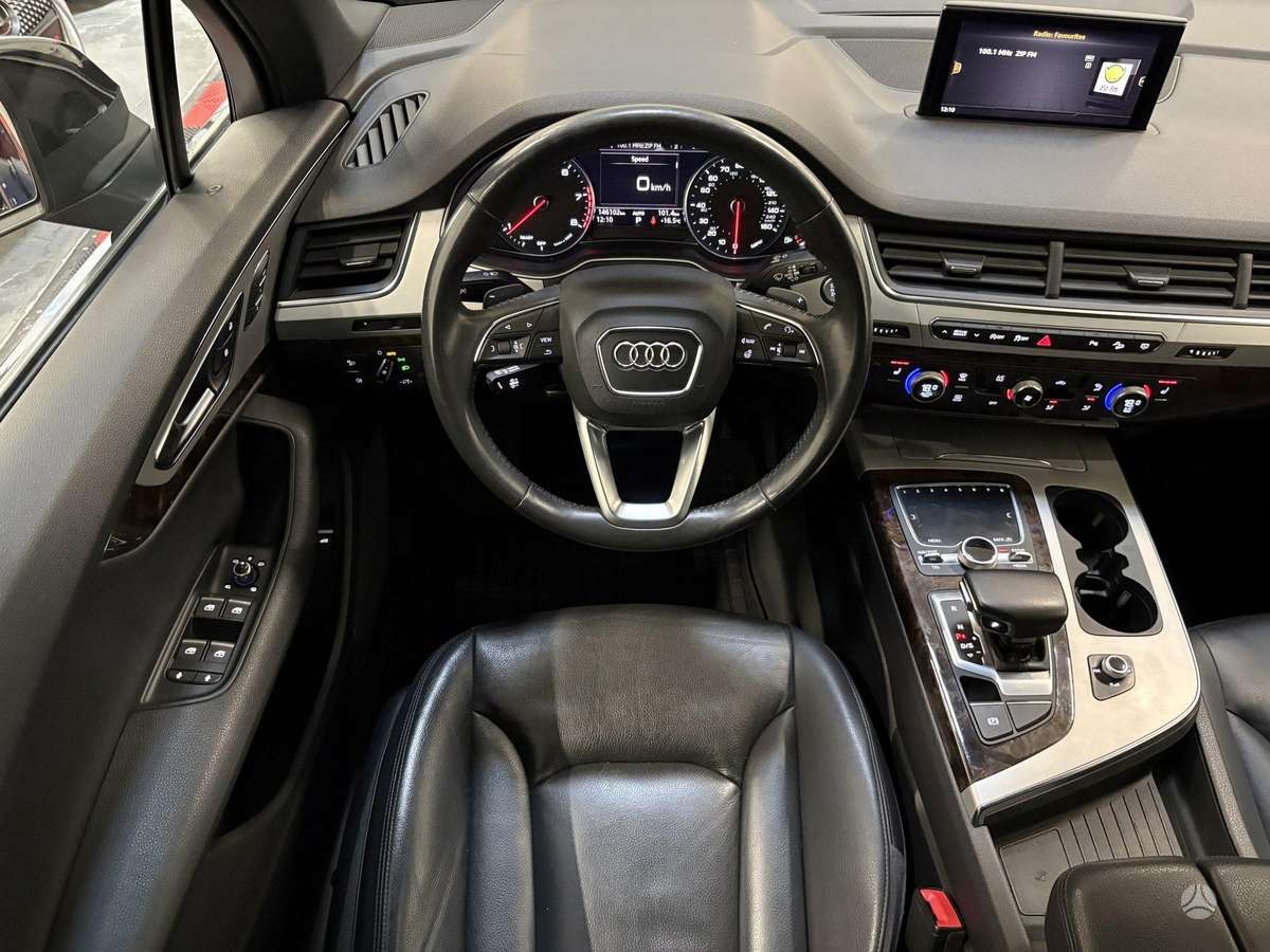 Audi Q7, 2.0 l., off-road / crossover