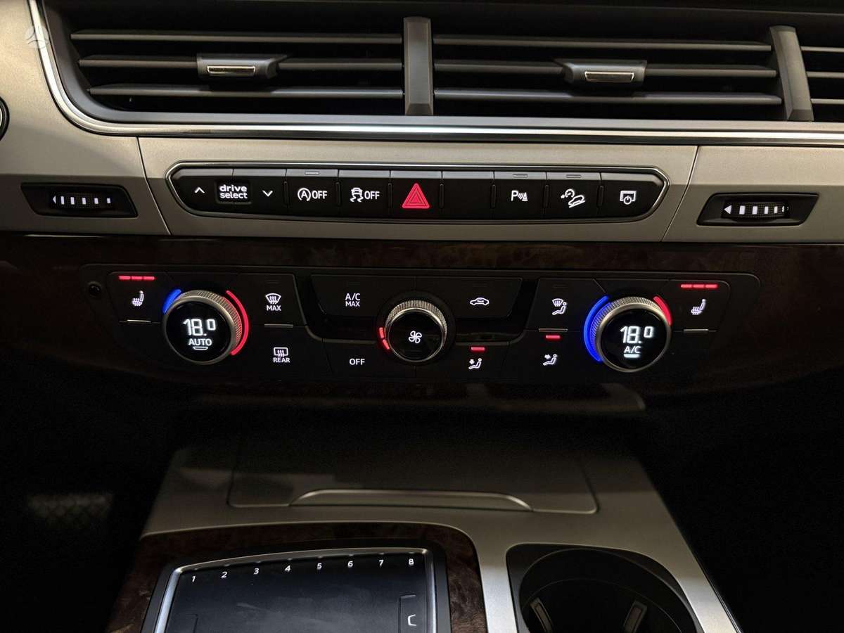 Audi Q7, 2.0 l., Внедорожник / Кроссовер