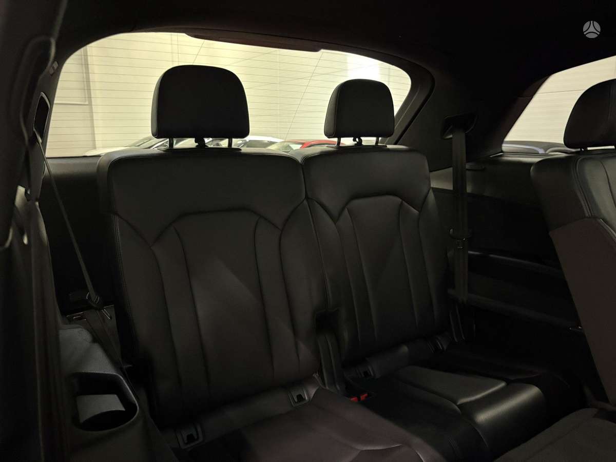 Audi Q7, 2.0 l., off-road / crossover