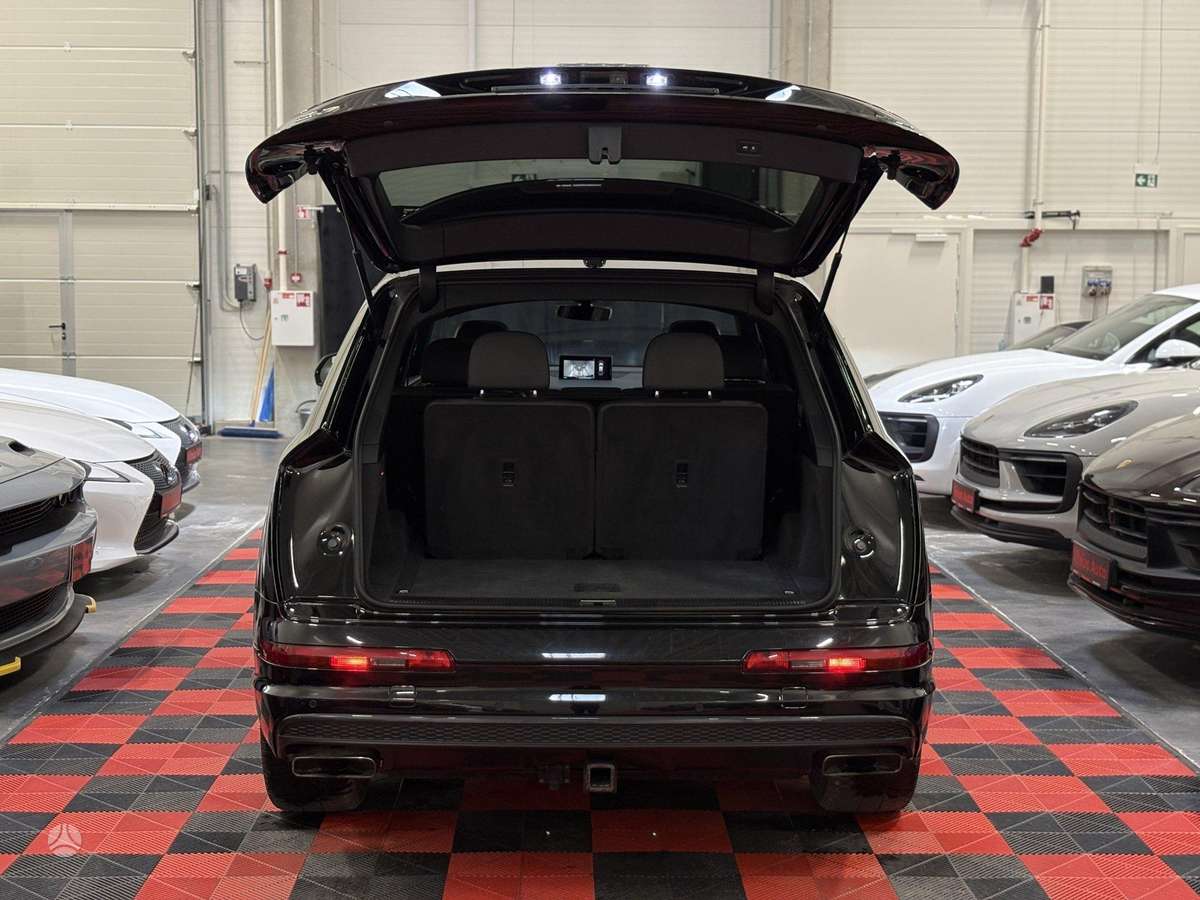 Audi Q7, 2.0 l., off-road / crossover