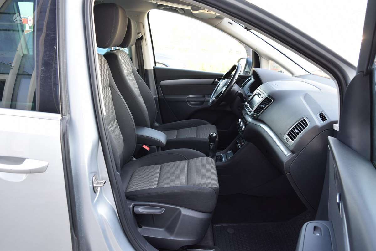 Volkswagen Sharan - 10