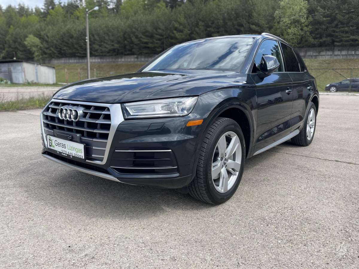 Audi Q5, 2.0 l., off-road / crossover