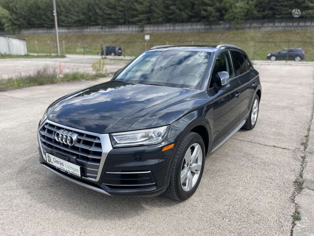 Audi Q5, 2.0 l., off-road / crossover