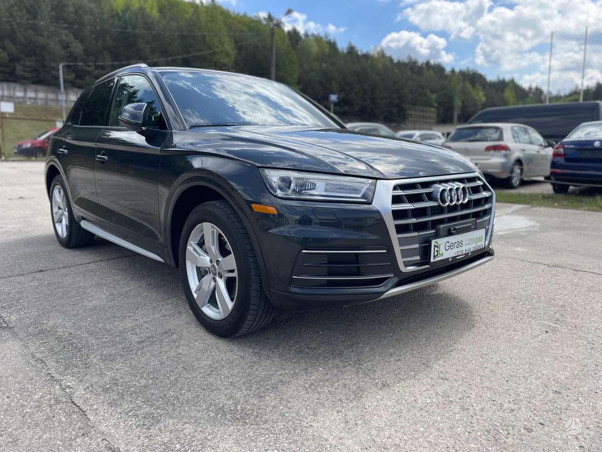 Audi Q5, 2.0 l., off-road / crossover