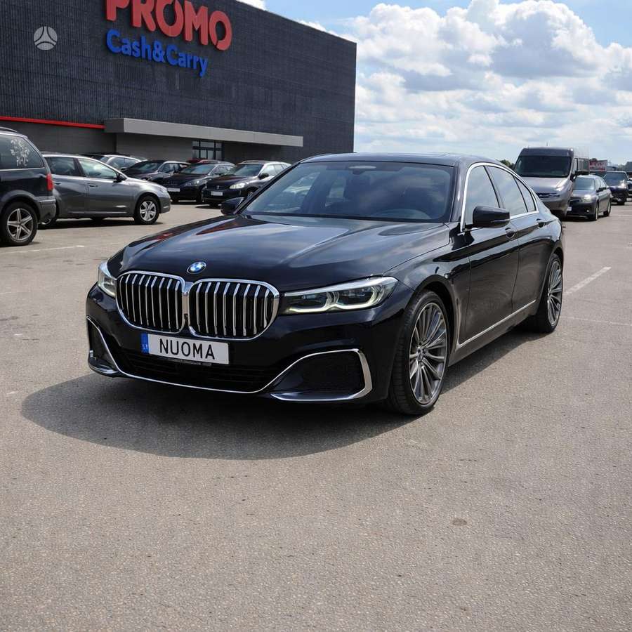 BMW 740, saloon / sedan