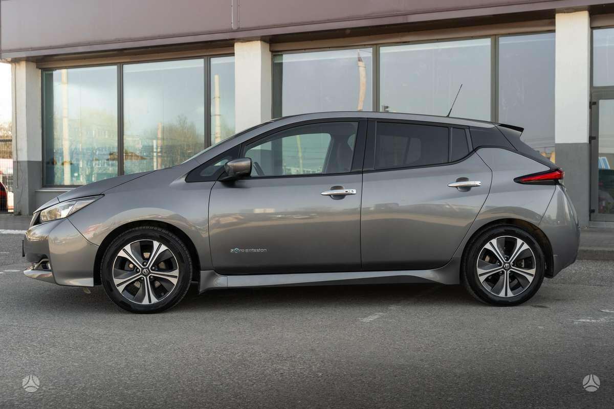 Nissan Leaf, Хэтчбек