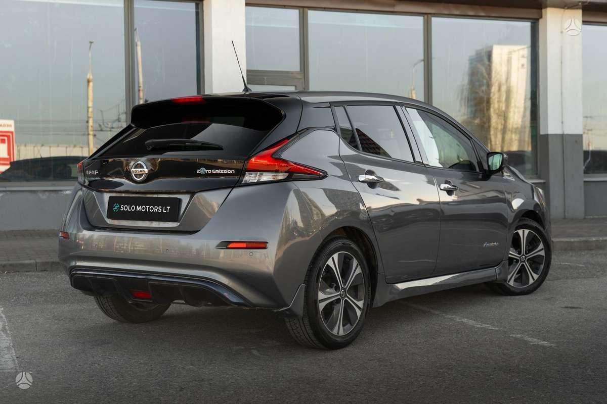 Nissan Leaf, hatchback