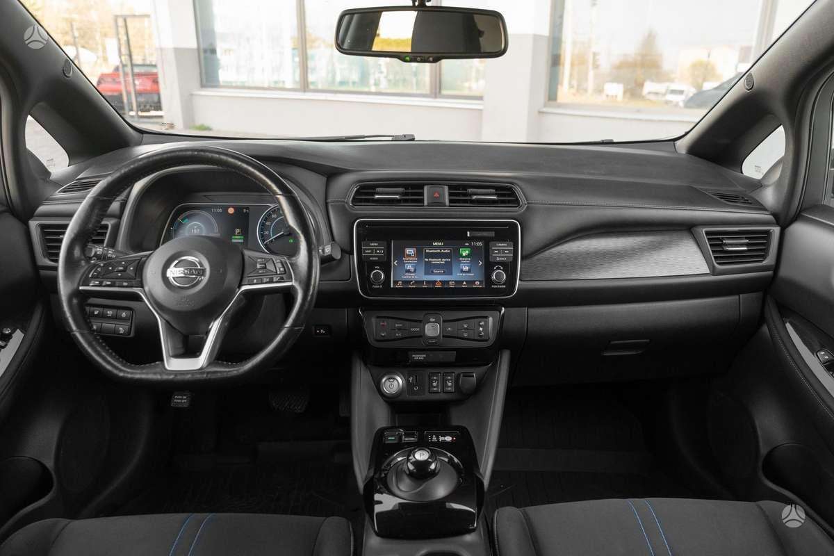 Nissan Leaf, Хэтчбек