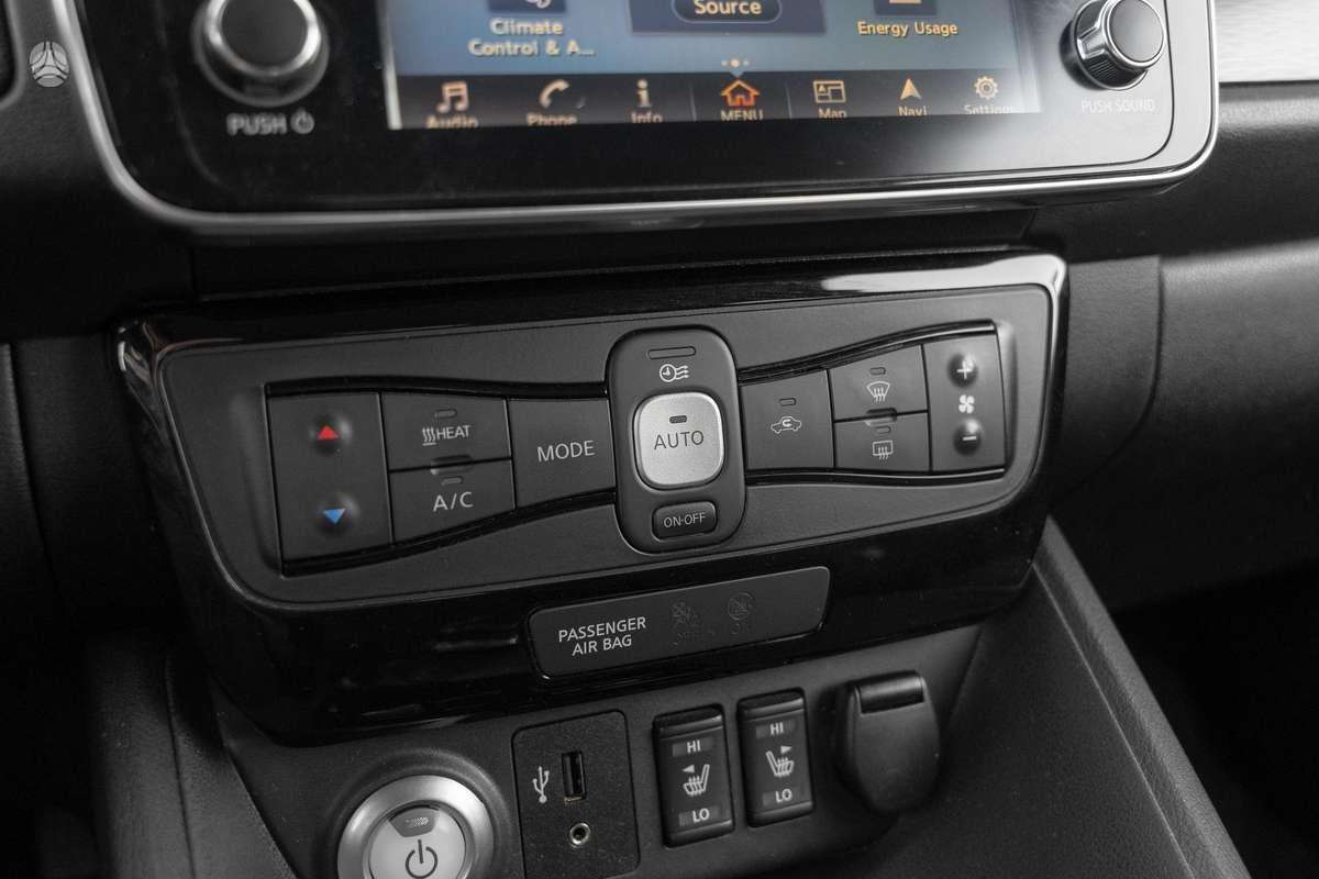 Nissan Leaf, hatchback