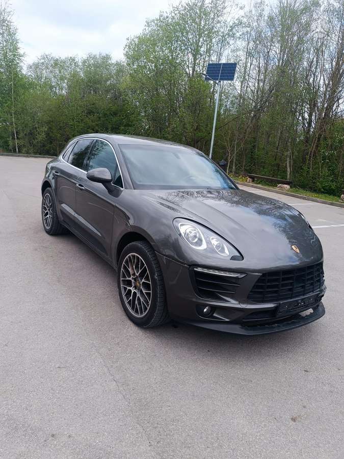 Porsche Macan - 2