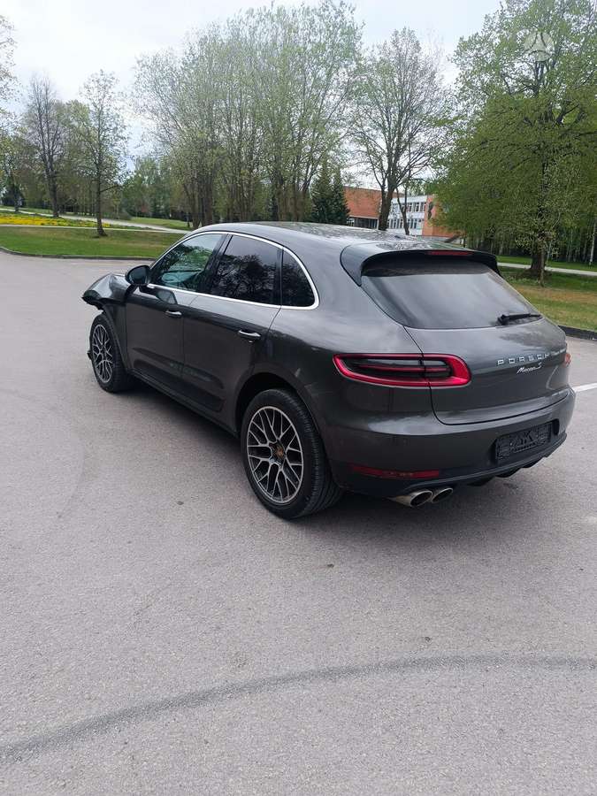 Porsche Macan - 4