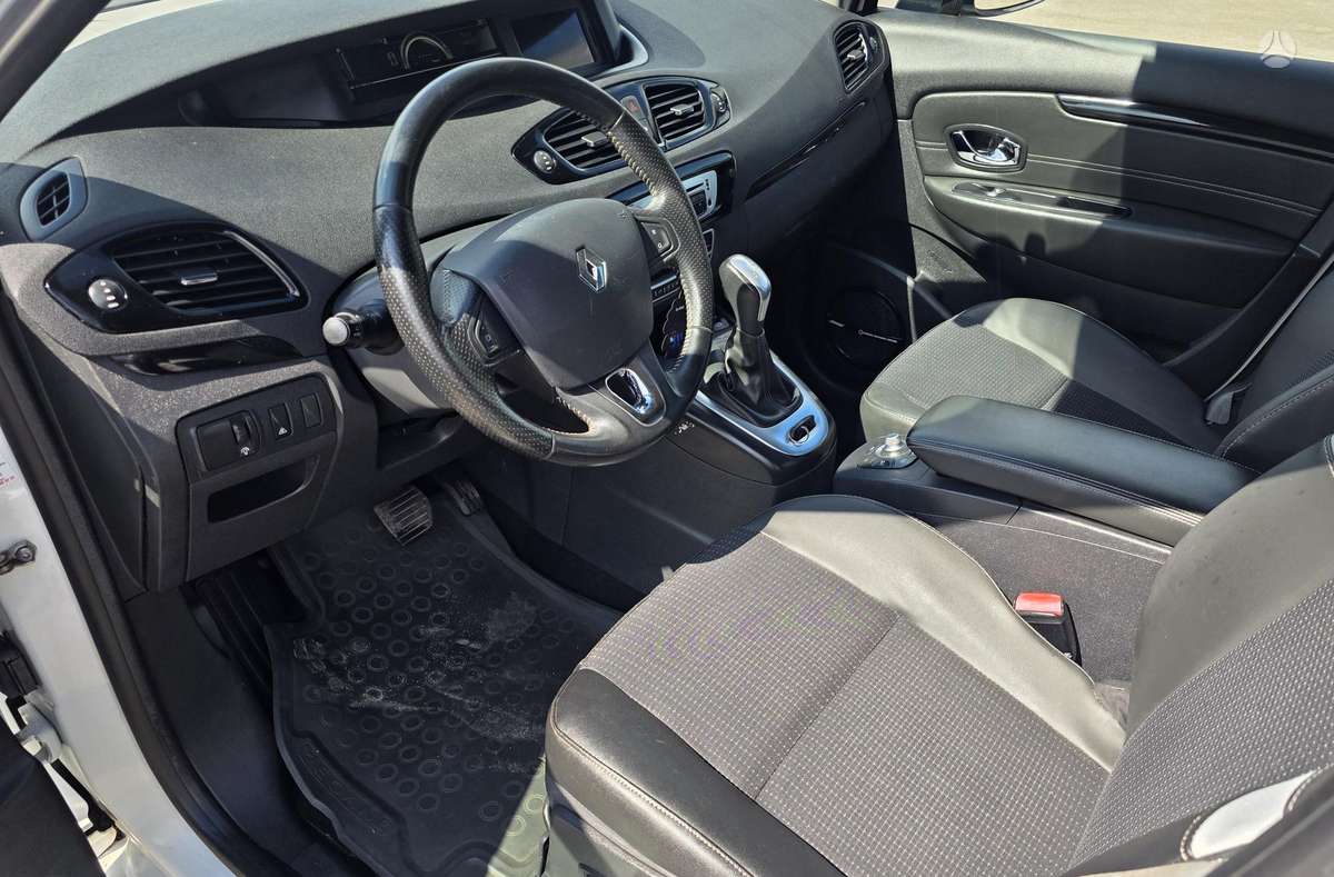 Renault Grand Scenic - 8