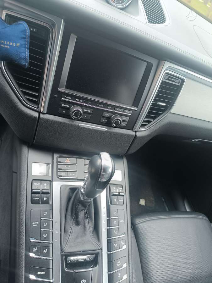 Porsche Macan - 5