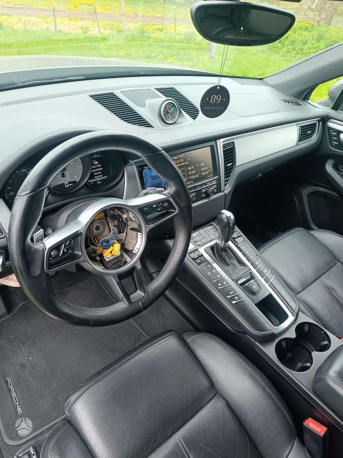 Porsche Macan - 8