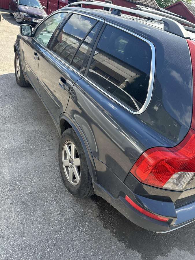 Volvo XC90 dalimis. Detaliu pristatymas