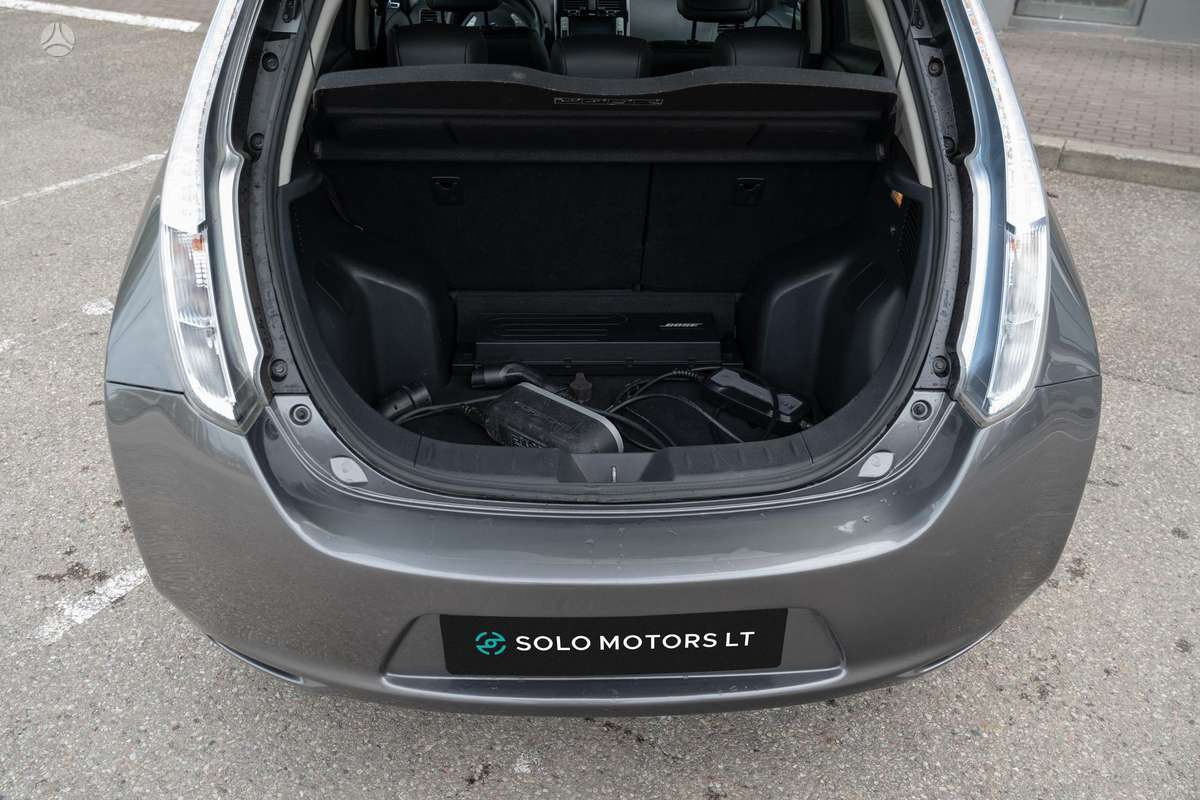 Nissan Leaf, hatchback