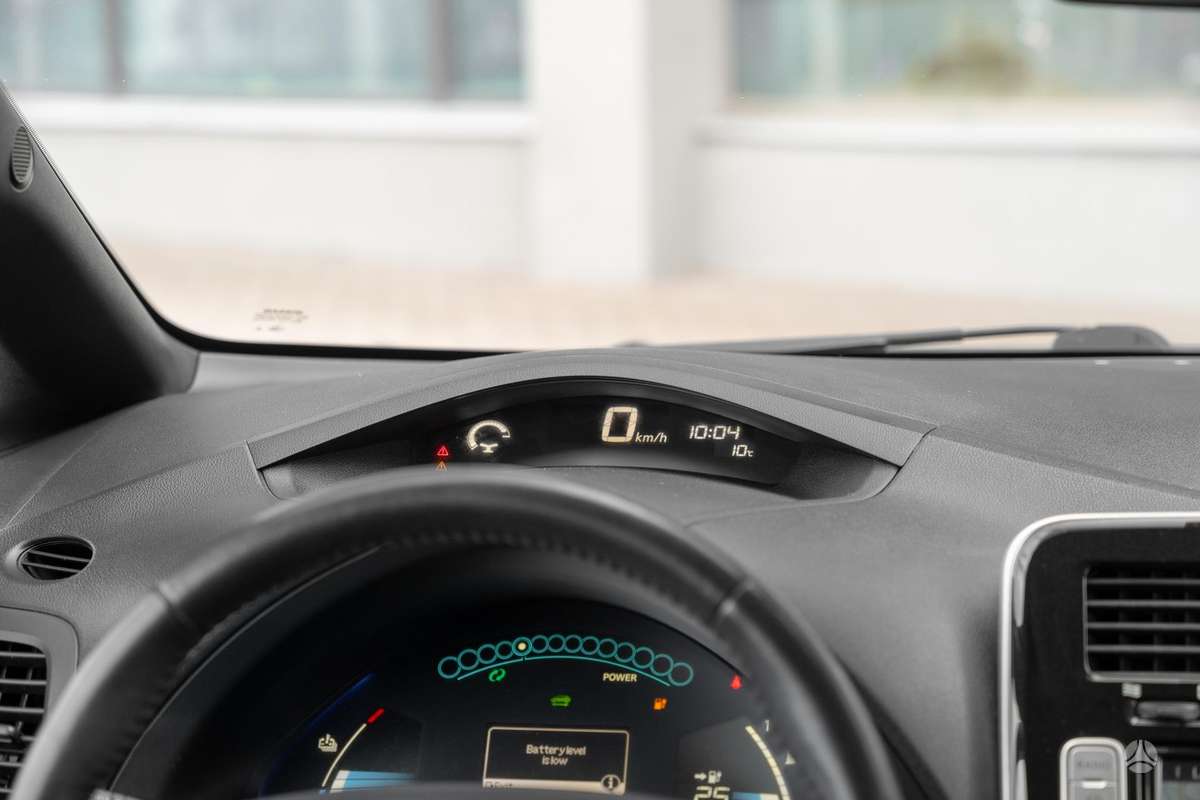 Nissan Leaf, hatchback