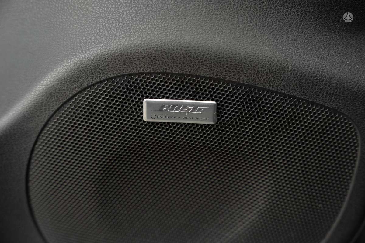 Nissan Leaf, hatchback