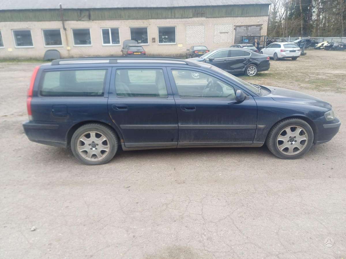 Volvo V70 по частям