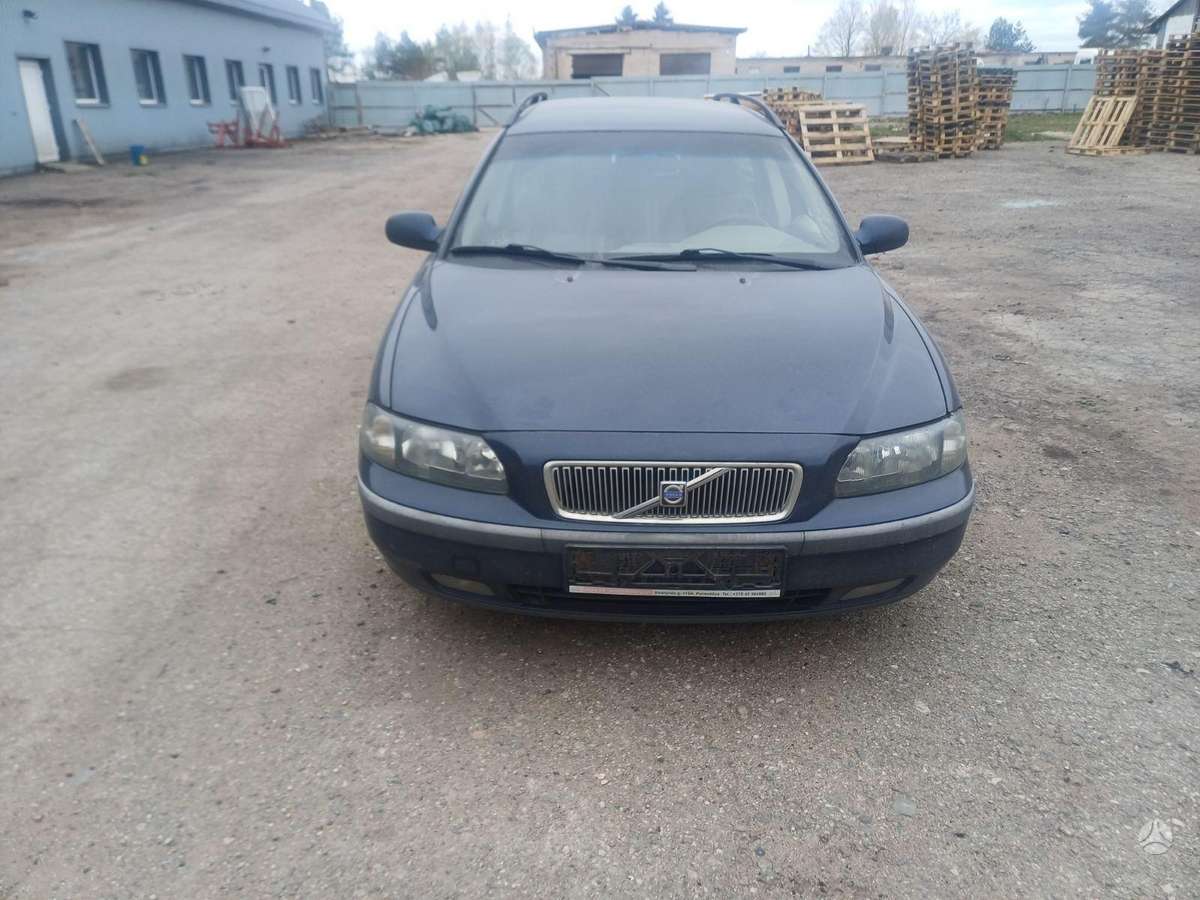 Volvo V70 for parts