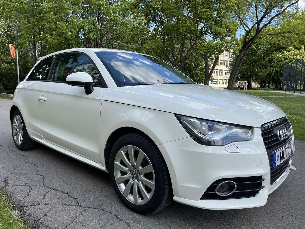 Audi A1, 1.6 l., Хэтчбек
