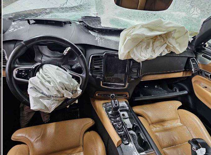 Volvo XC90 dalimis