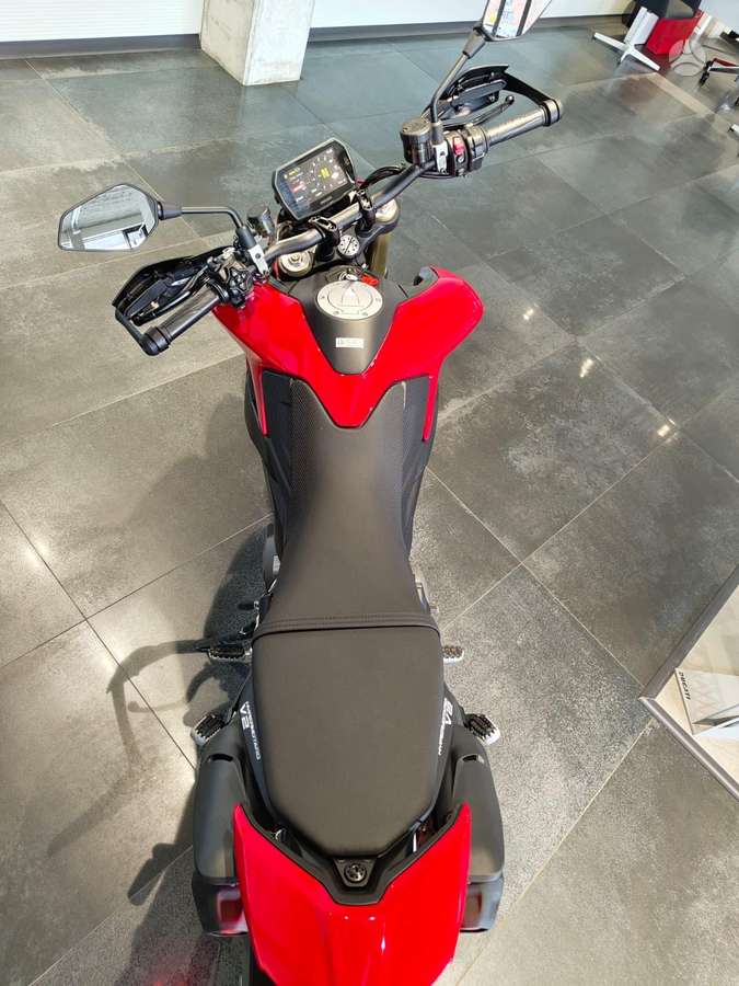 Ducati Hypermotard 890cc, supermoto