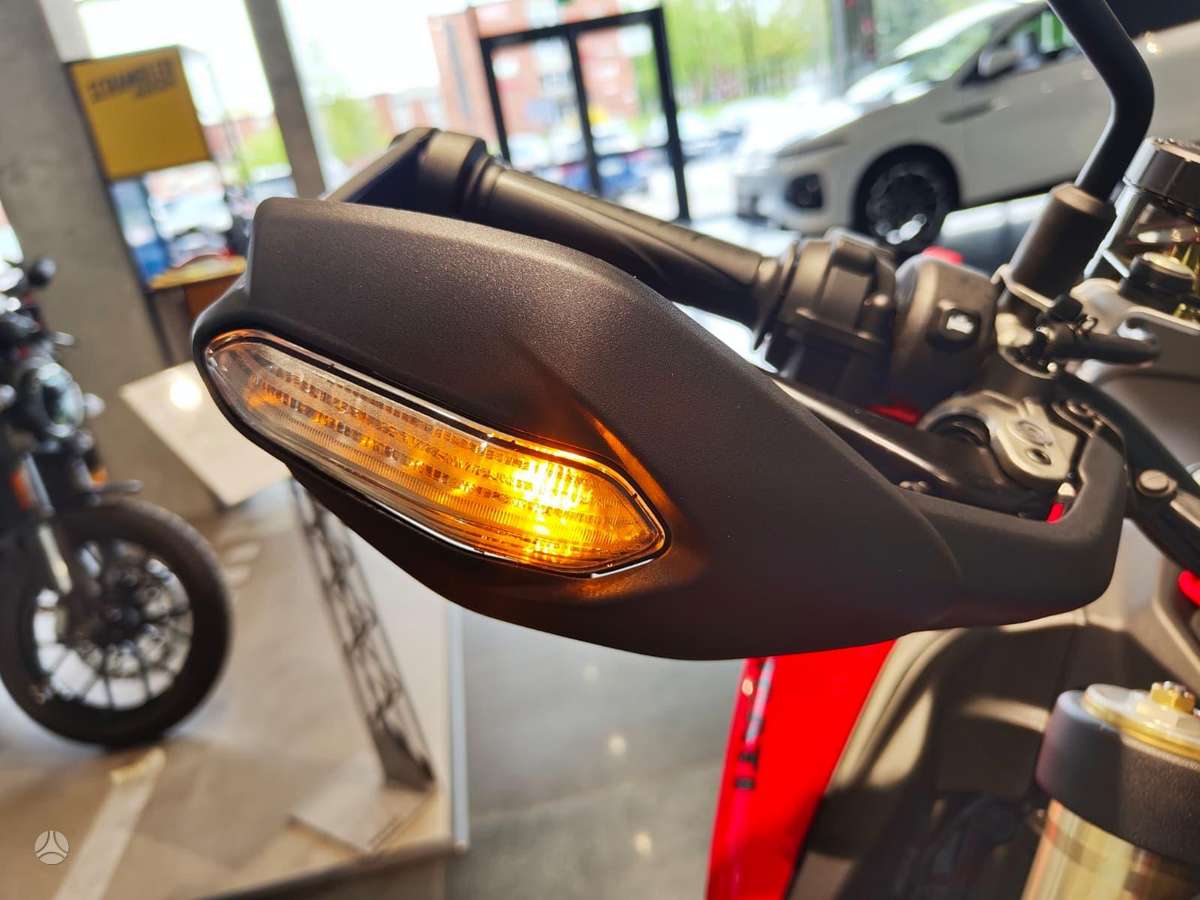 Ducati Hypermotard 890cc, supermoto