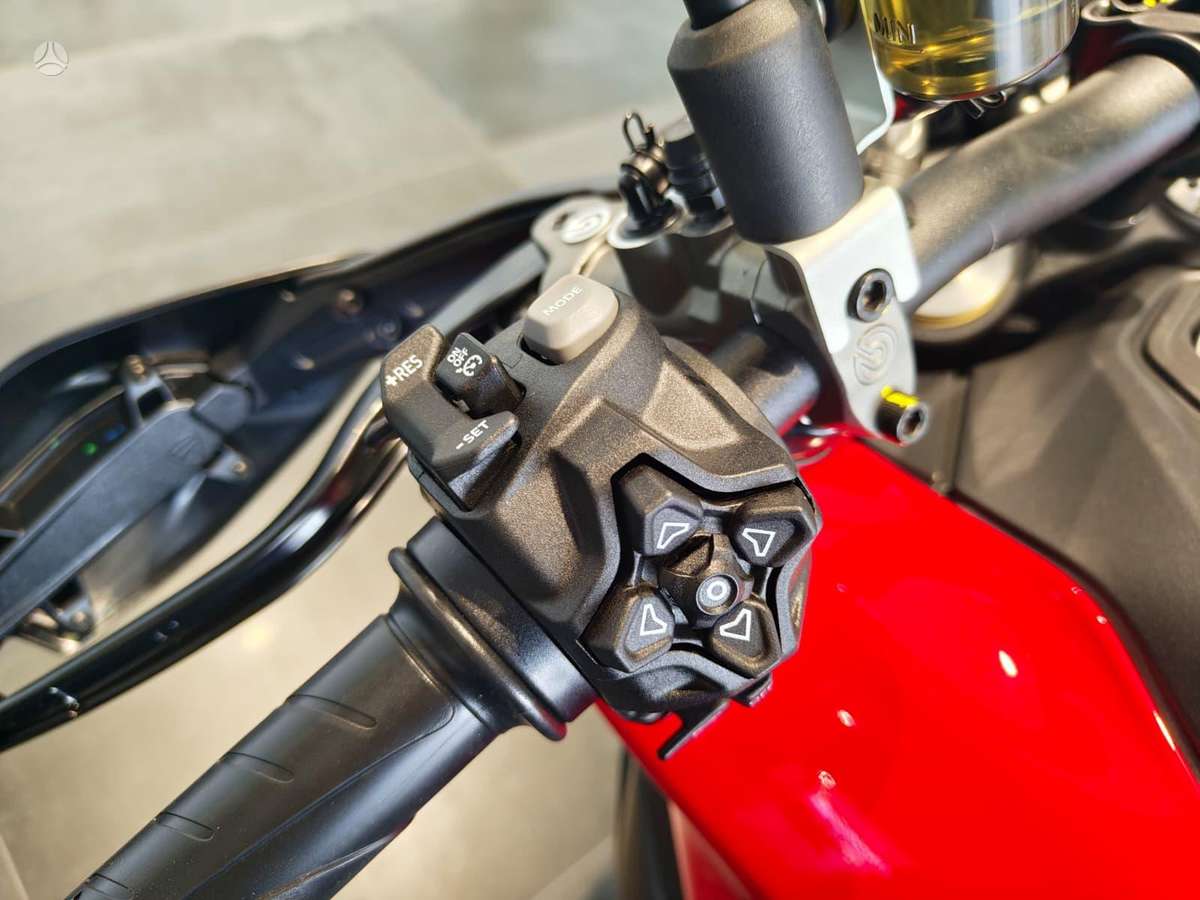 Ducati Hypermotard 890cc, supermoto