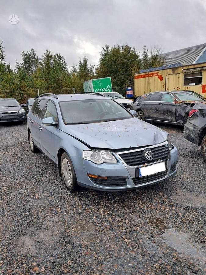 Volkswagen Passat - 1