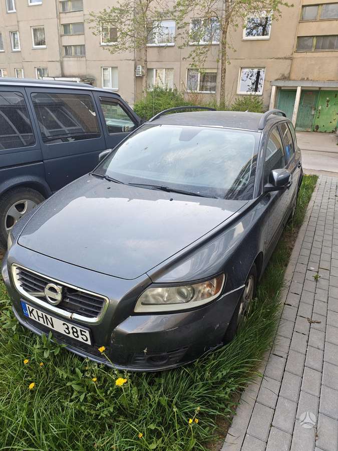 Volvo V50 - 1